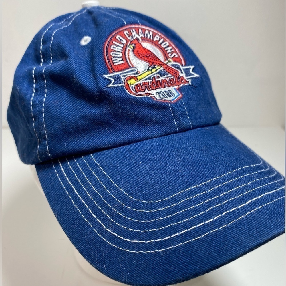 St Louis Cardinals World Champions Baseball 2006 Adjustable Adult Ball Cap Hat